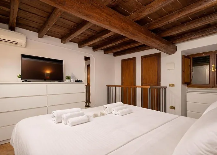 Modern King Size In Front Of The Pantheon Apartment